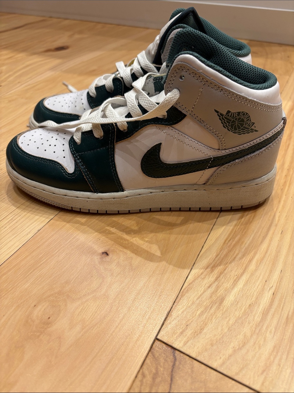 Jordan Youth Mid/High-Top Sneakers in White and Dark Green